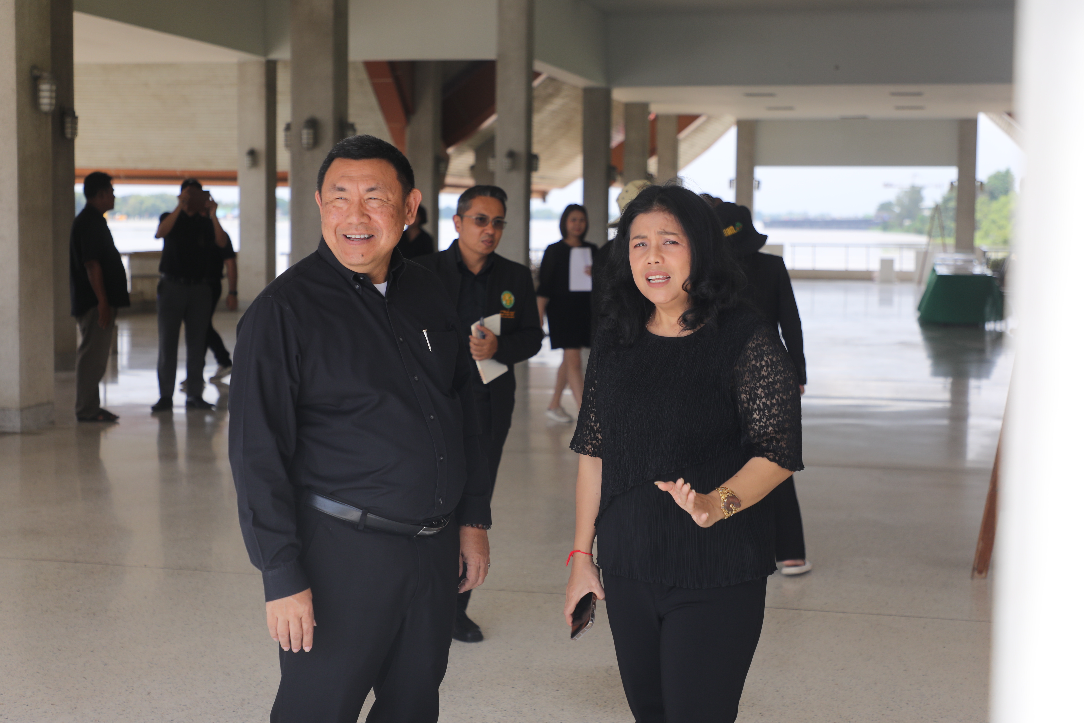 title - เลขาธิการ ส.ป.ก. นายเศรษฐเกียรติ กระจ่างวงษ์ ลงตรวจความเรียบร้อยของงาน 